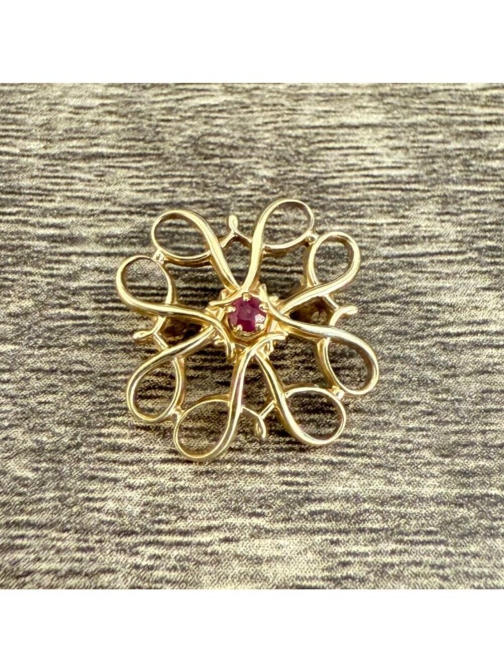 VTG 10 K Yellow GF Ruby Filigree Avon Award Brooch Pin 1.2 G